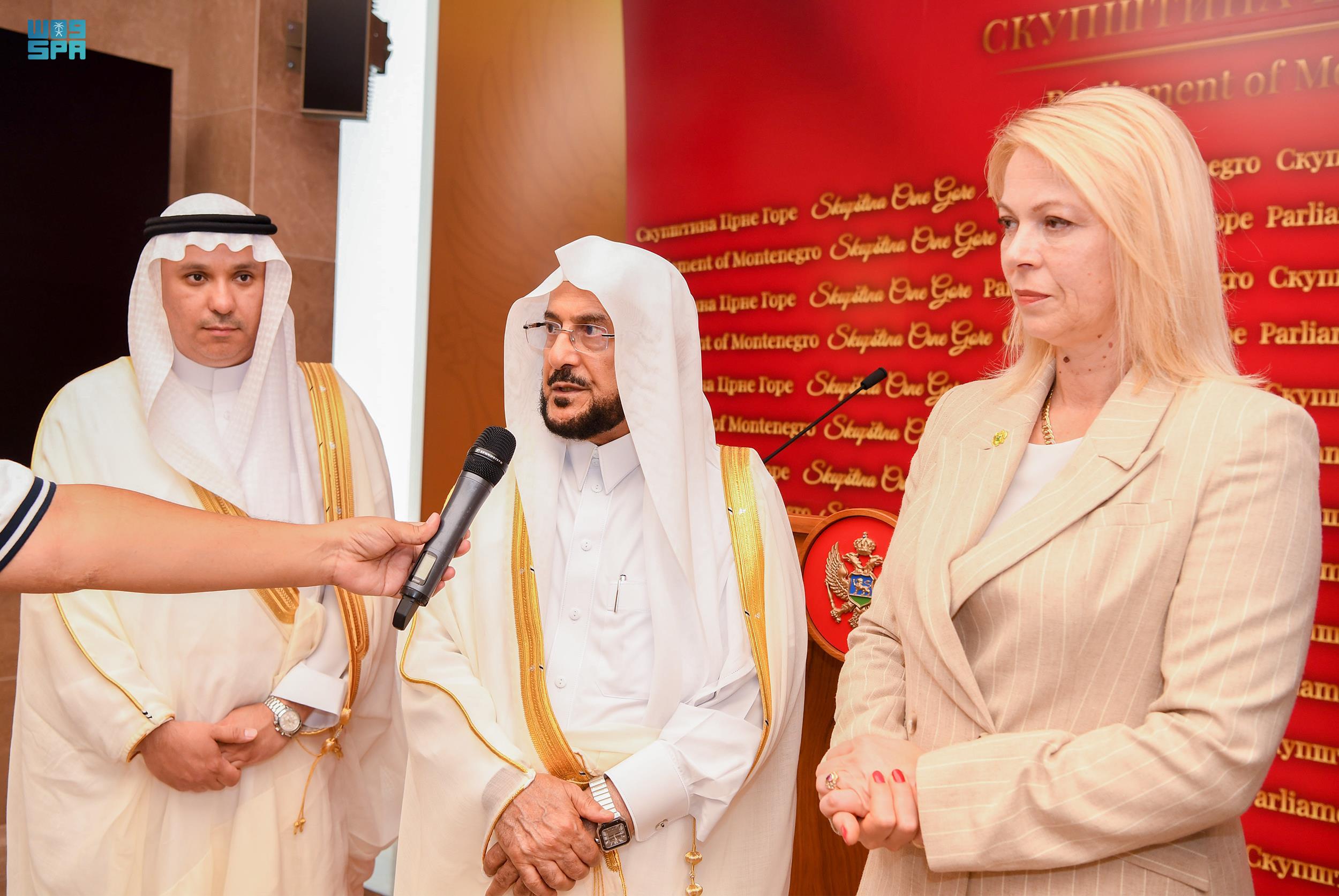 The two officials discussed aspects of cooperation and ways to enhance them. (SPA)