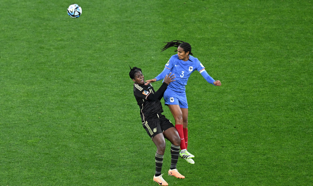 Jamaica defy France but Sweden, Netherlands win openers