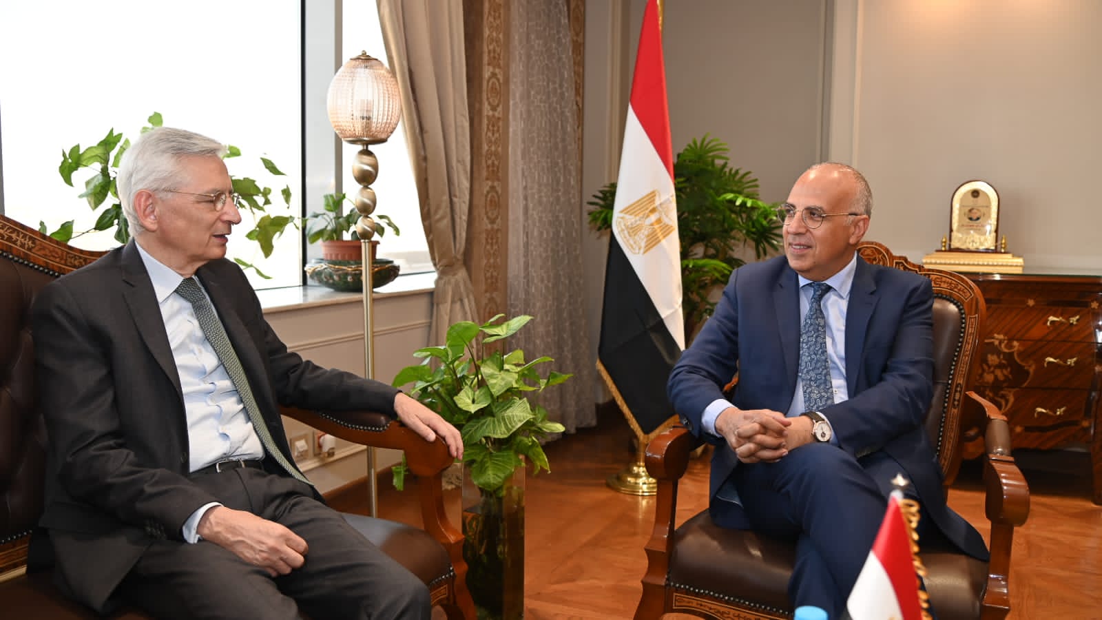 Hani Sewilam, Egyptian minister of water resources & irrigation, met with French Ambassador in Cairo, Marc Baréty, to discuss ways to enhance Egypt-France cooperation in mitigating climate change impact. (Twitter: @MwriEgypt)