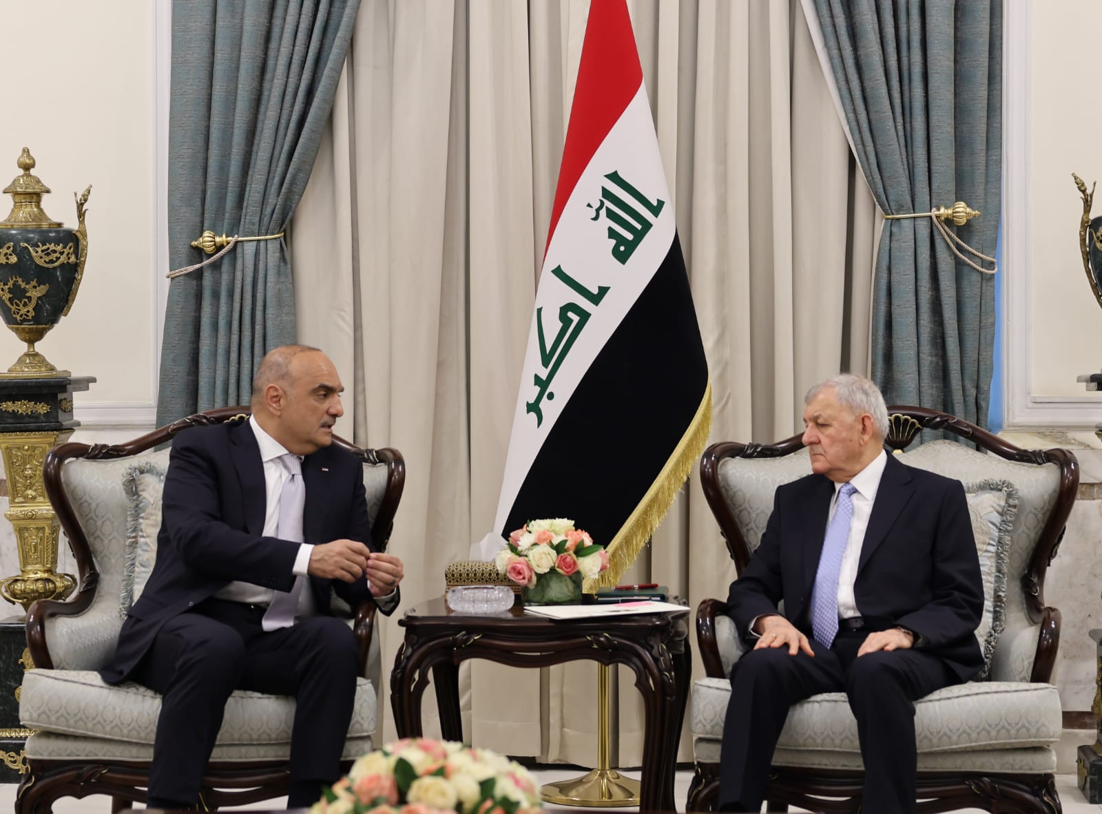 Iraqi President Abdul Latif Rashid and Jordanian Prime Minister Bisher Khasawneh. (Petra)