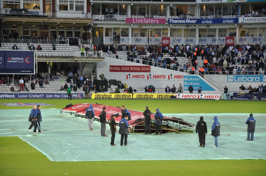 Retractable roofs remain an economic burden while indoor arenas may change playing conditions to an unacceptable extent. (FILE/SHUTTERSTOCK)
