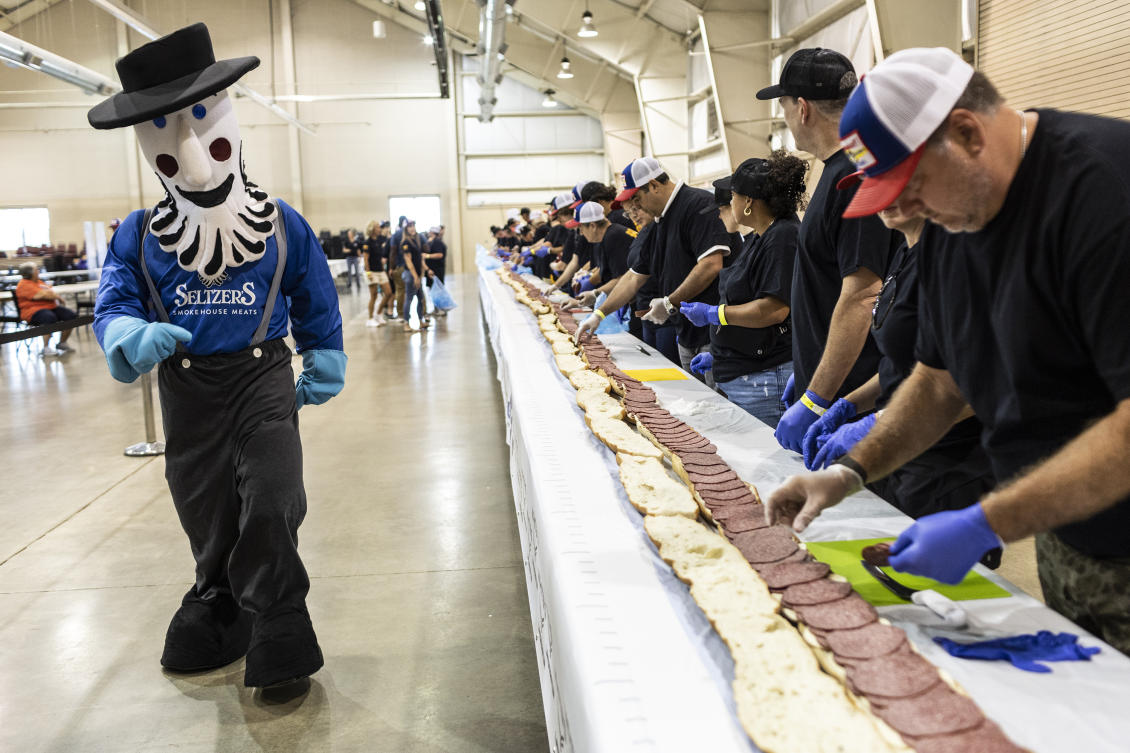 Enormous Lebanon bologna sandwich unveiled at Pennsylvania community fair