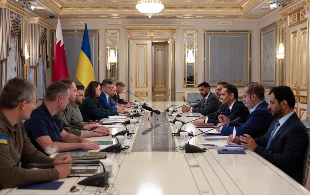 Qatari Prime Minister and Foreign Minister Sheikh Mohammed bin Abdulrahman met Ukraine’s President Volodymyr Zelensky in Kyiv. (QNA)