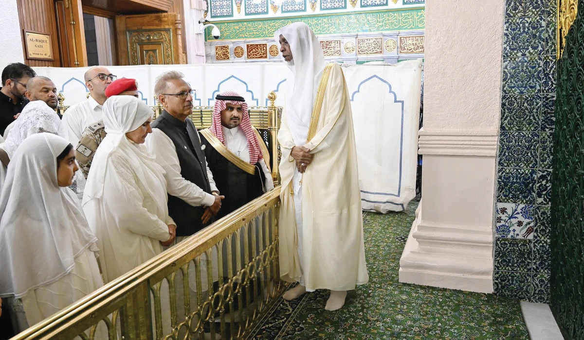 Dr. Arif Alvi was received by Saudi officials in Madinah. (Supplied)