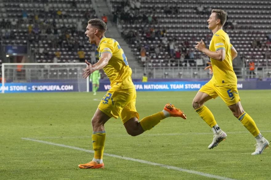 Ukraine’s Georgiy Sudakov celebrates after scoring his side’s second goal from a penalty kick during the Euro 2023 U21 Championship soccer match between Spain and Ukraine at the Giulesti stadium in Bucharest, Romania, June 27, 2023. (AP)