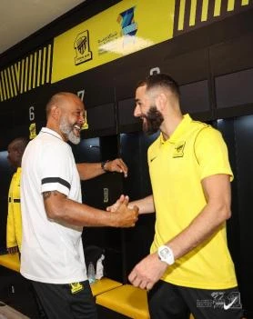 Karim Benzema with Ittihad coach Nuno Santo. (Al-Ittihad)