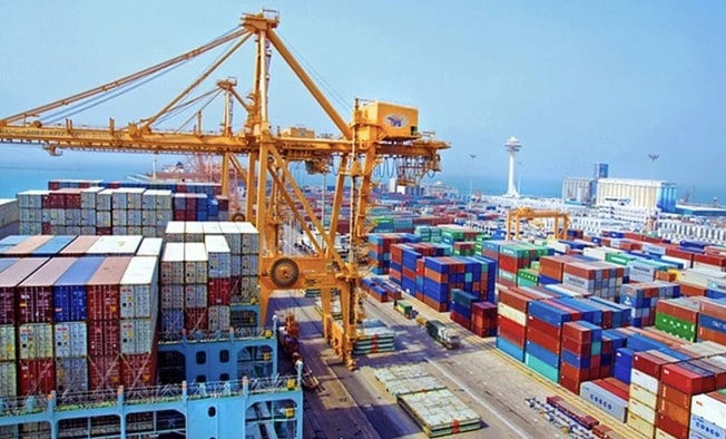 King Abdulaziz Port welcomes its first LNG-powered cargo vessel