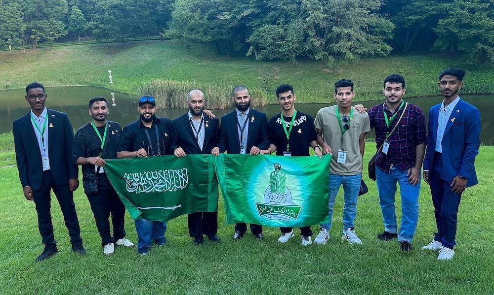 Students from 17 Saudi universities are participating in two scientific trips to Japan, which will last for two weeks. (Twitter/Akauweb)