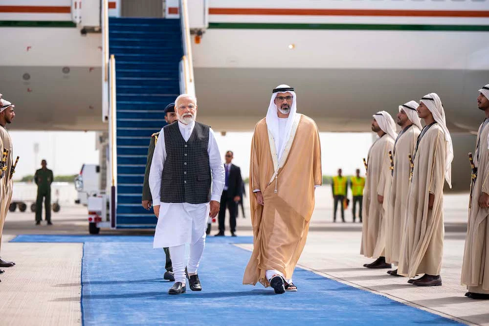 Sheikh Khaled bin Mohamed bin Zayed Al-Nahyan, the Crown Prince of Abu Dhabi, welcomed Narendra Modi and his accompanying delegation. (WAM)