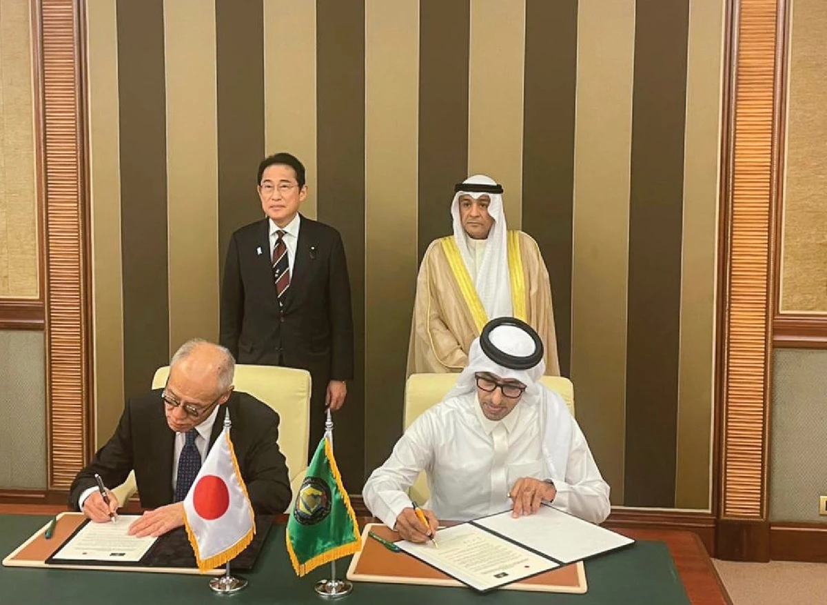 GCC and Japan signed an agreement to resume negotiations on a free-trade deal. (Twitter/@@jasemalbudaiwi)