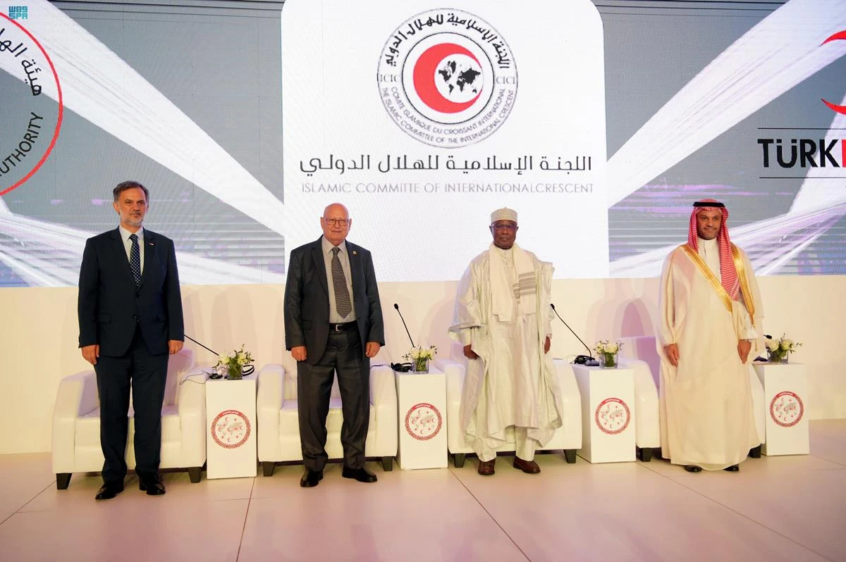 The fifth consultative meeting between the Islamic Committee of the International Crescent and the National Societies of the Red Crescent and Red Cross in the OIC member states started on Sunday. (SPA)