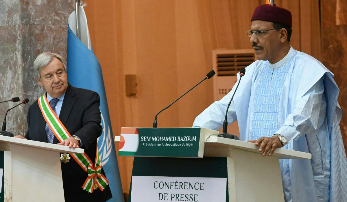 United Nations (UN) Secretary-General Antonio Guterres (L) listens as Niger President Mohamed Bazoum (R) speaks during a joint press conference at the presidential palace in Niamey on May 2, 2022. (AFP)