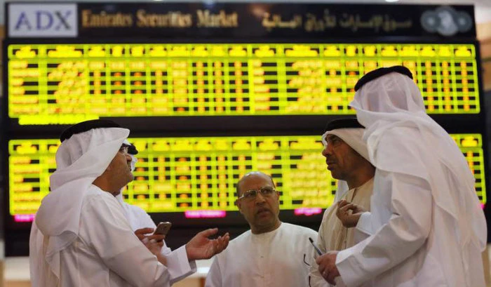 Investors must make a decision to diversify globally as benefits allow for greater portfolio diversification. (Reuters/File)