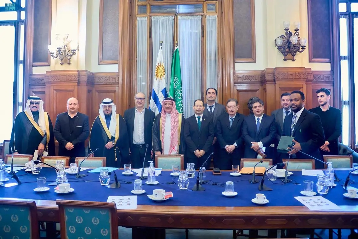 Issues of mutual interests were discussed, aiming to strengthen bilateral relations between the Shura Council and Uruguayan Parliament. (SPA)