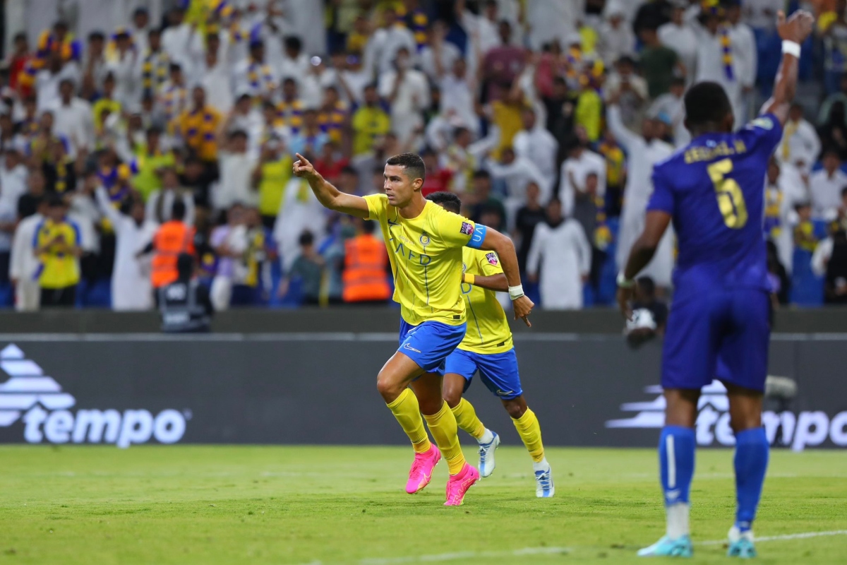 Cristiano Ronaldo celebrates scoring the 143rd headed goal of his career. (Twitter/@AlNassrFC_EN)