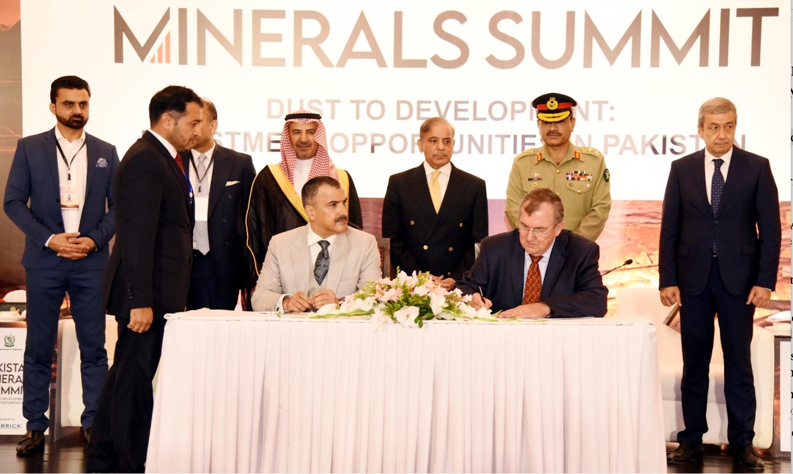 Pakistan’s Prime Minister Muhammad Shehbaz Sharif and Chief of the Army Staff Gen. Syed Asim Munir oversaw the signing of memorandums of understanding to boost foreign investment in the country’s mining sector during a summit held in Islamabad on Tuesday. PID