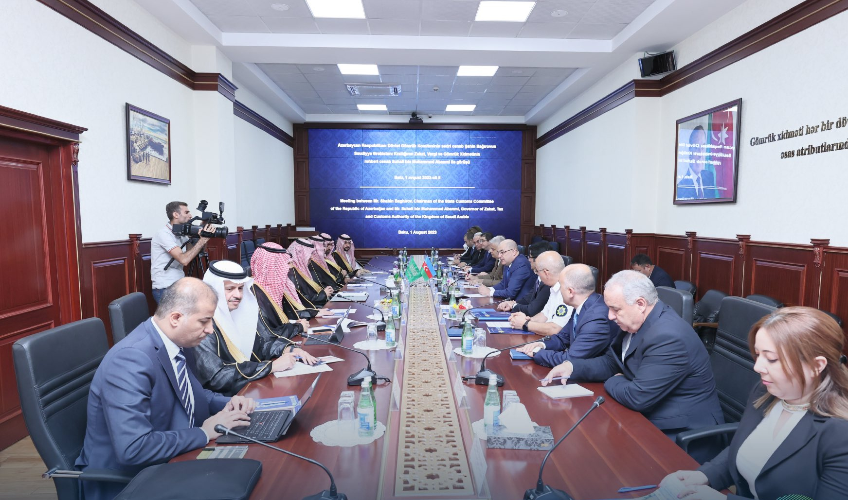 Suhail Abanmi, governor of Saudi Zakat, Tax and Customs Authority (ZATCA), during meeting with his Azerbaijani counterpart Shahin Bagirov. (Twitter: @Zatca_sa)