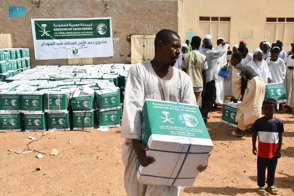 KSrelief distributes over 65 tons of food packages in Sudan, rehabilitates three schools in Yemen