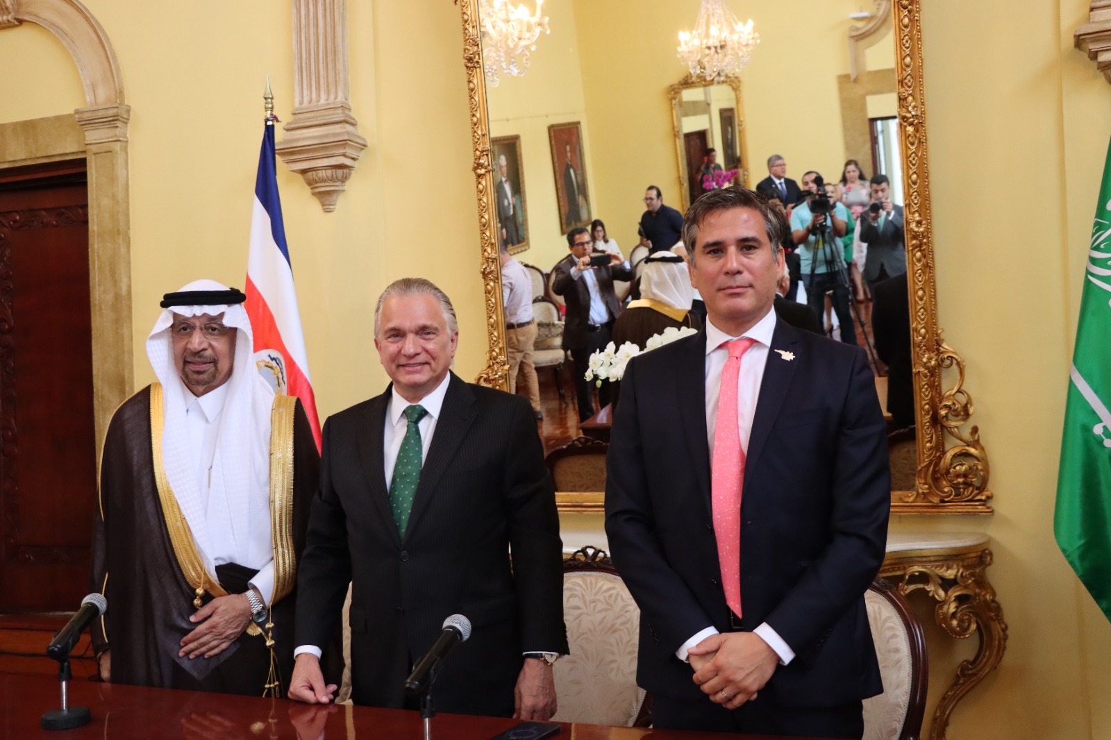 During a meeting between Saudi Investment Minister Khalid Al-Falih and Costa Rica’s ministers of foreign relations and foreign trade(twitter/@CRcancilleria)