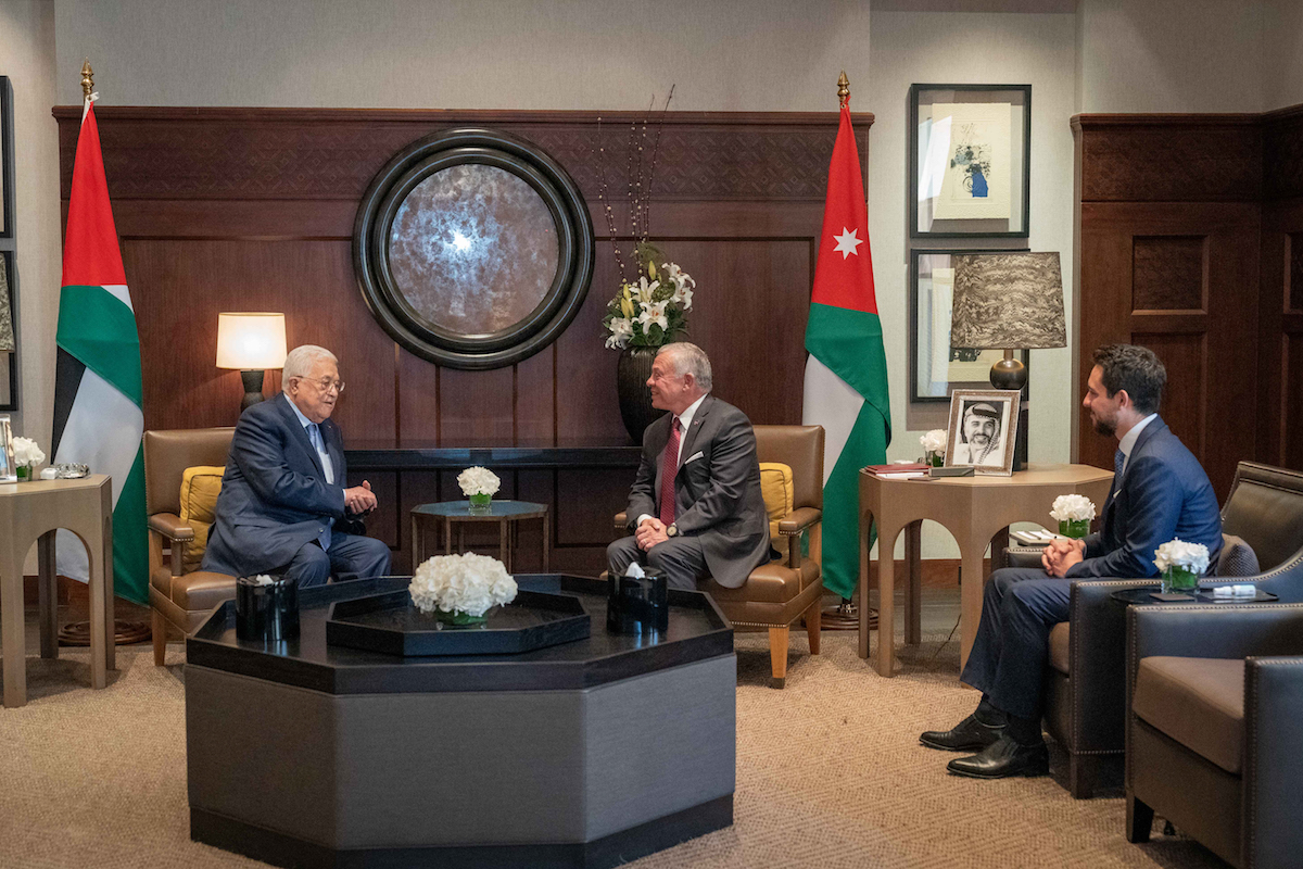 Jordan's King Abdullah II and Crown Prince Hussein meet with Palestinian President Mahmoud Abbas at Al-Husseiniya Palace in Amman. (WAM)