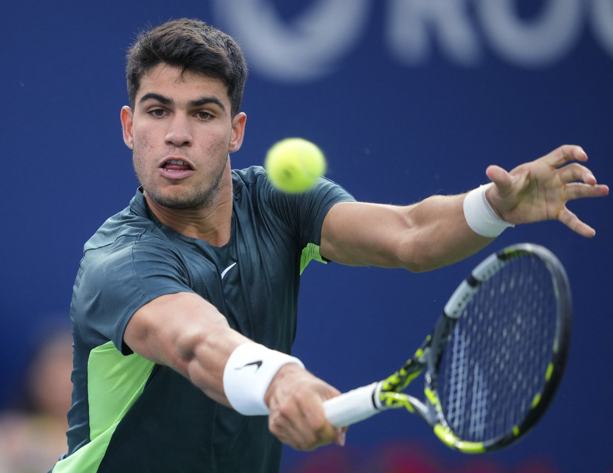 Alcaraz off to winning start in Toronto, Monfils stuns Tsitsipas