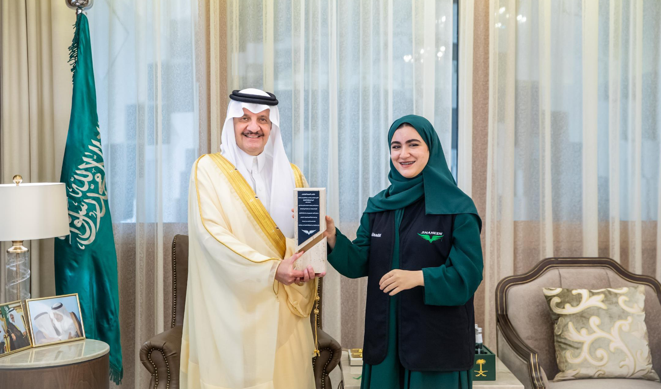 Prince Saud congratulated members of the winning Shaheen team, and the Oryx team on their success in the program. (SPA)