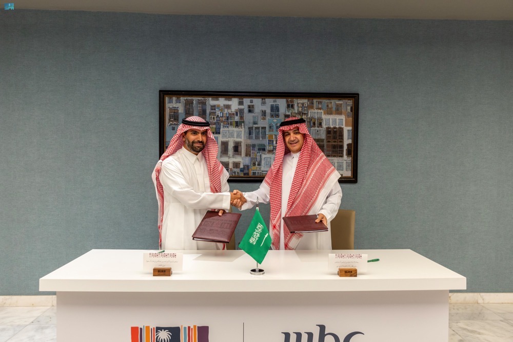 Saudi culture minister signs deal with MBC to operate and manage new TV channel
