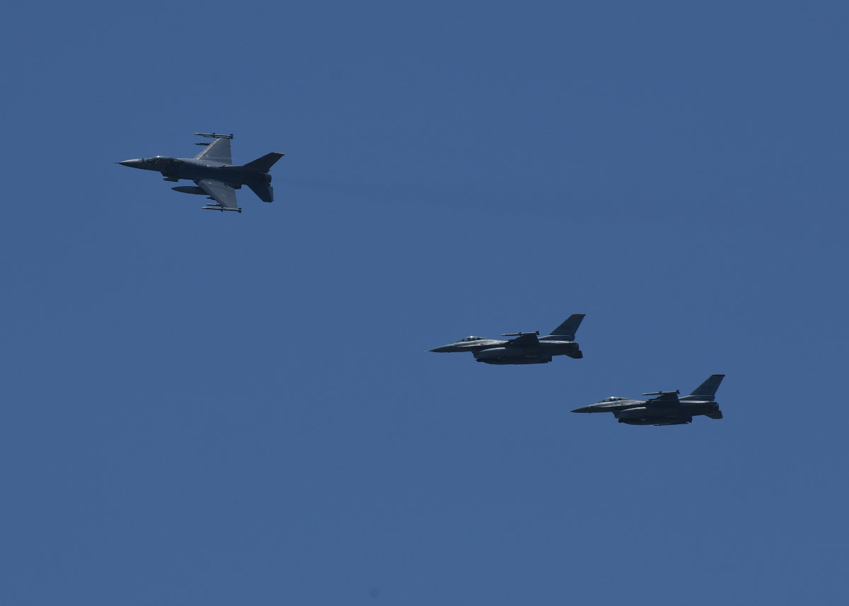 US air force F16 fighter jets fly in formation. (AFP/File)