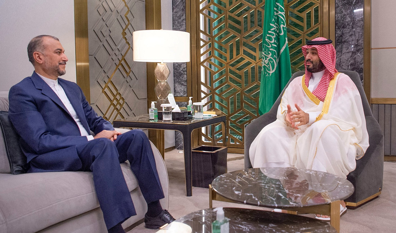 Saudi Crown Prince, Mohammed bin Salman (right) meets with Iranian Foreign Minister Hossein Amir-Abdollahian in Jeddah, Saudi Arabia August 18, 2023. (Photo courtesy: SPA)