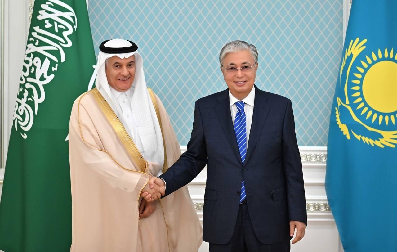 Kazakhstan’s President Kassym-Jomart Tokayev meets with the Saudi minister of environment, water and agriculture in Astana. (SPA)