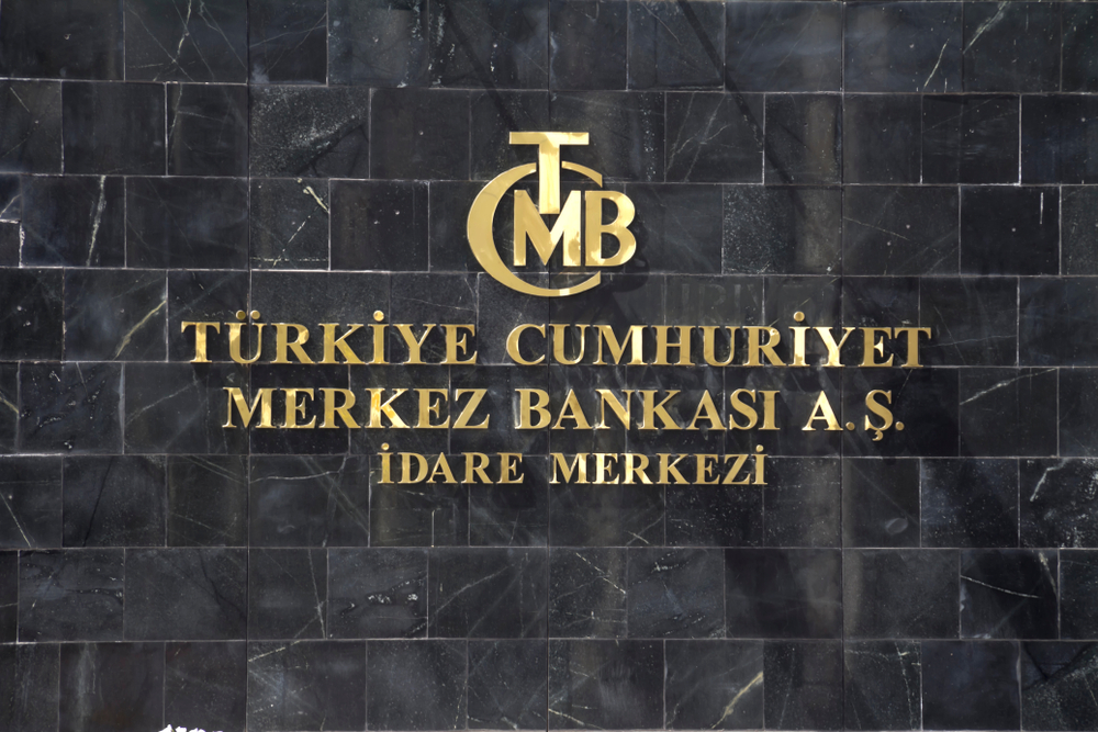 In a reversal, the central bank now wants lenders to set a new goal of transitioning KKM accounts into regular lira accounts. (Shutterstock)