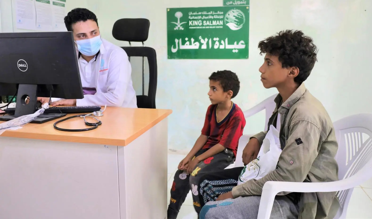 The Emergency Epidemic Disease Control Center provided medical services for 5,204 people in Yemen’s Hajjah governorate during July. (SPA)