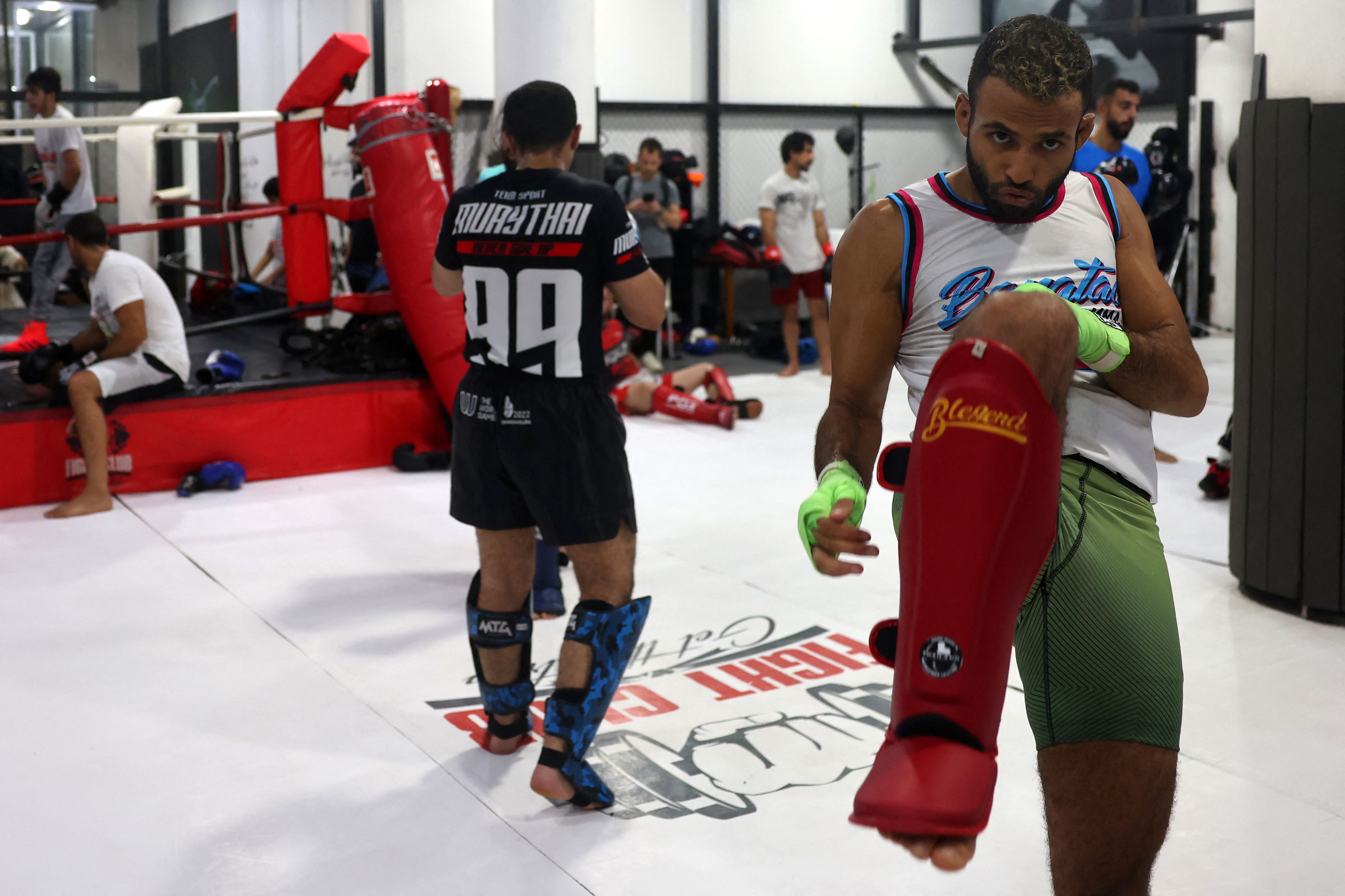 Saudi martial arts fighter Abdullah Al-Qahtani trains at a gym in Riyadh ahead of his Professional Fighters League featherweight bout. (AFP)