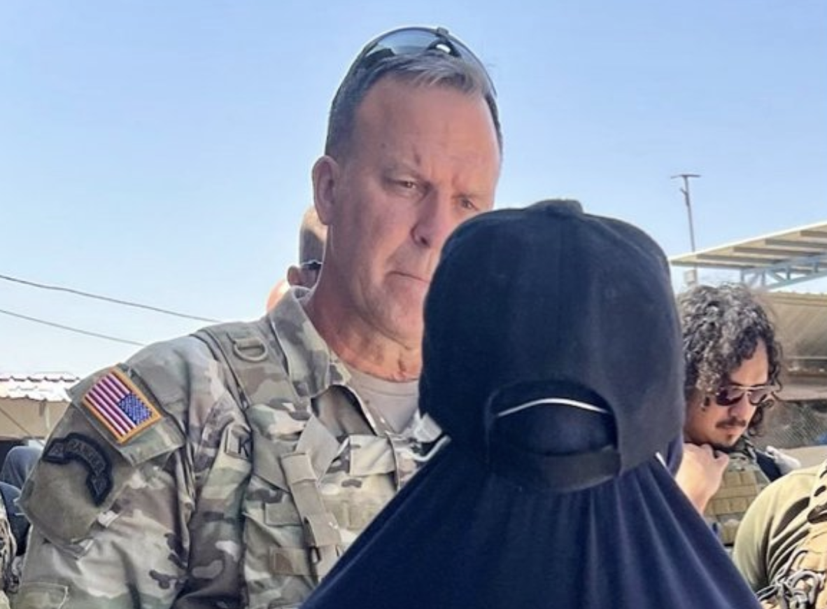 General Michael Kurilla meets with the administrators and residents of a displaced persons camp in Syria. (@CENTCOM)