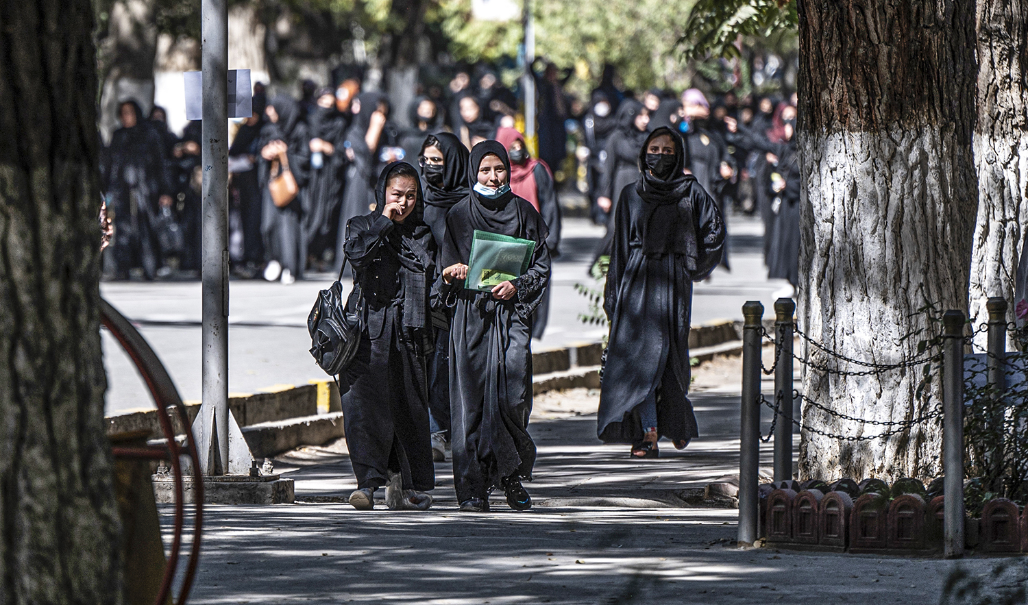 Afghan female students arrive for entrance exams at Kabul University in Kabul, Afghanistan on October 13, 2022. (AFP/File)