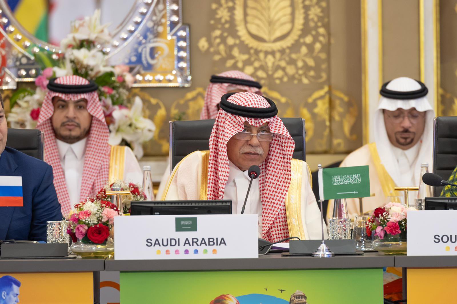 Saudi Arabia’s minister of commerce Majid bin Abdullah Al-Qasabi held 12 meetings with ministers and officials of the G20 countries in India over the past two days. (Twitter/@malkassabi)