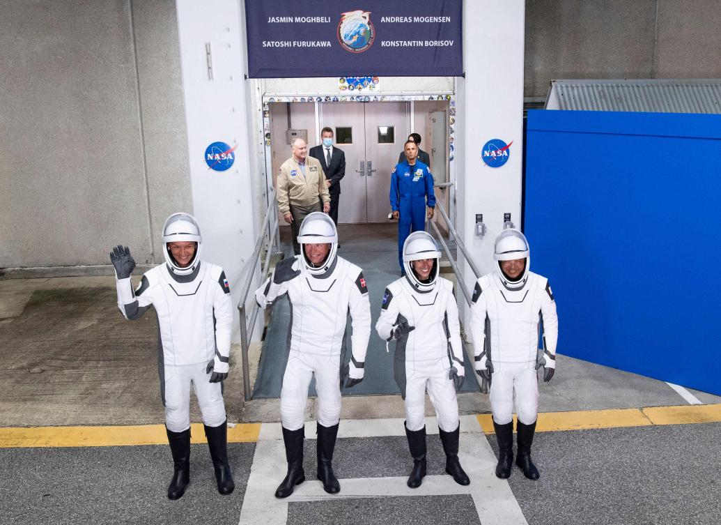 New crew for the space station launches with 4 astronauts from 4 countries