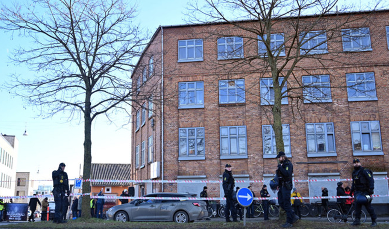 In this photo taken on January 27, 2023, Danish police secure the area in front of a mosque in Copenhagen, where far-right politician Rasmus Paludan has announced plans to burn a copy of the Muslim holy book. (AFP/File photo)