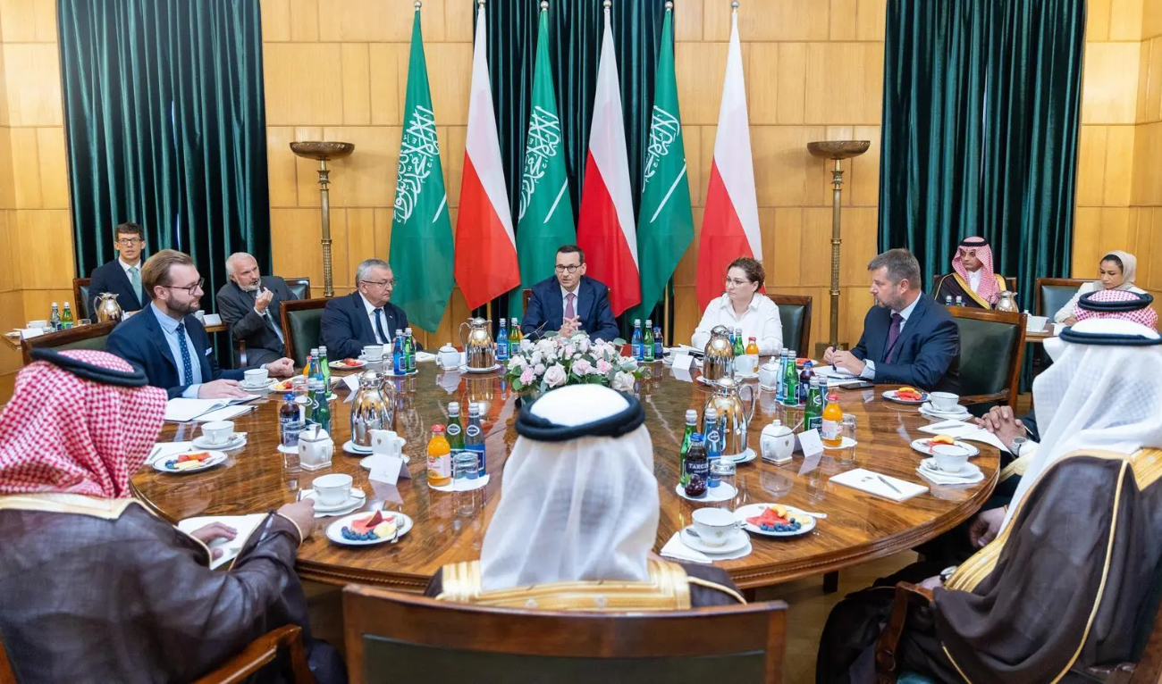 Prime Minister Mateusz Morawiecki welcomed Saleh Al-Jasser to Poland where they discussed a number of issues of mutual interest between their two nations. (SPA)