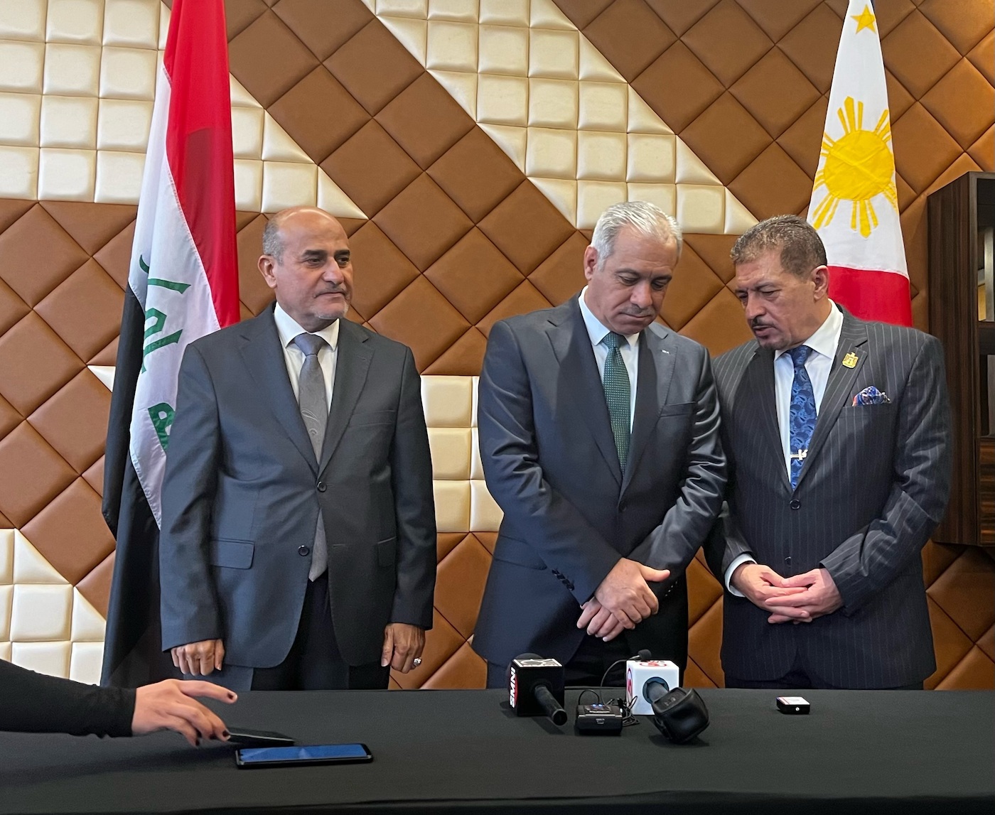 Iraq’s Deputy Health Minister Khamees Hussein Ali, center, is seen with Iraq Embassy Charge d’Affaires Khalid Ibrahim Mohammed, right, during a press conference in Manila on Aug. 30, 2023. (AN photo)