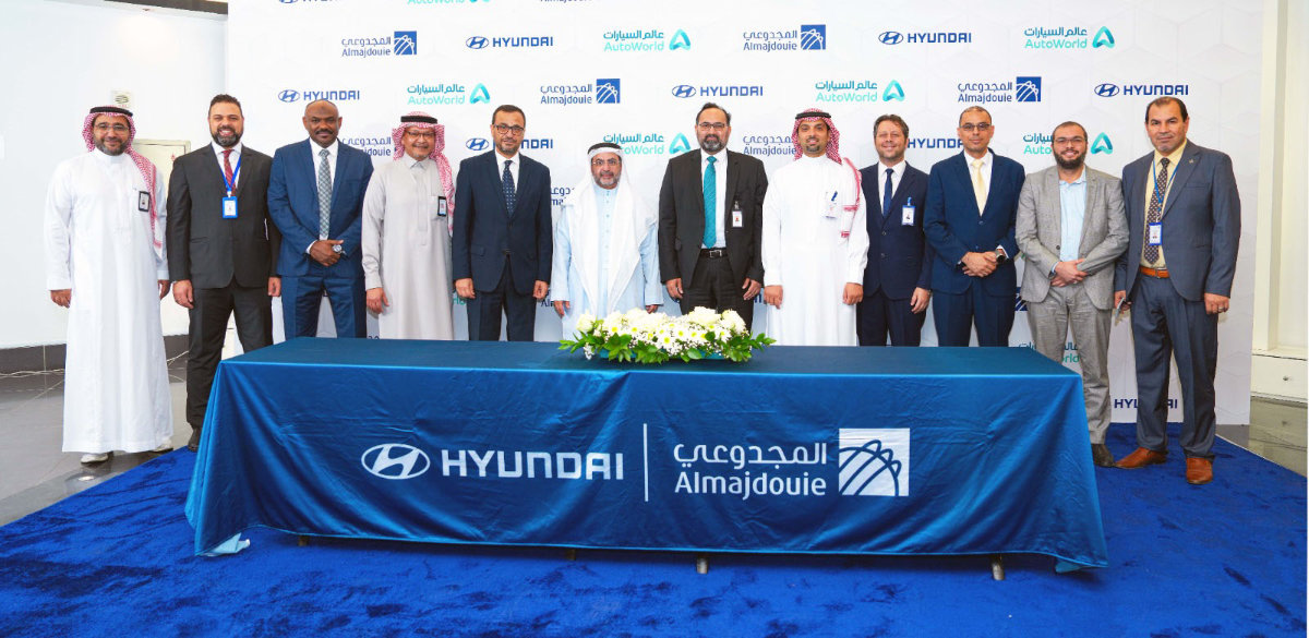Ahmed Saud Abbasi, CEO of Almajdouie Automotive, and Emad Saleh Rajab, chief operating officer of Auto World, attended the signing ceremony along with other senior officials.