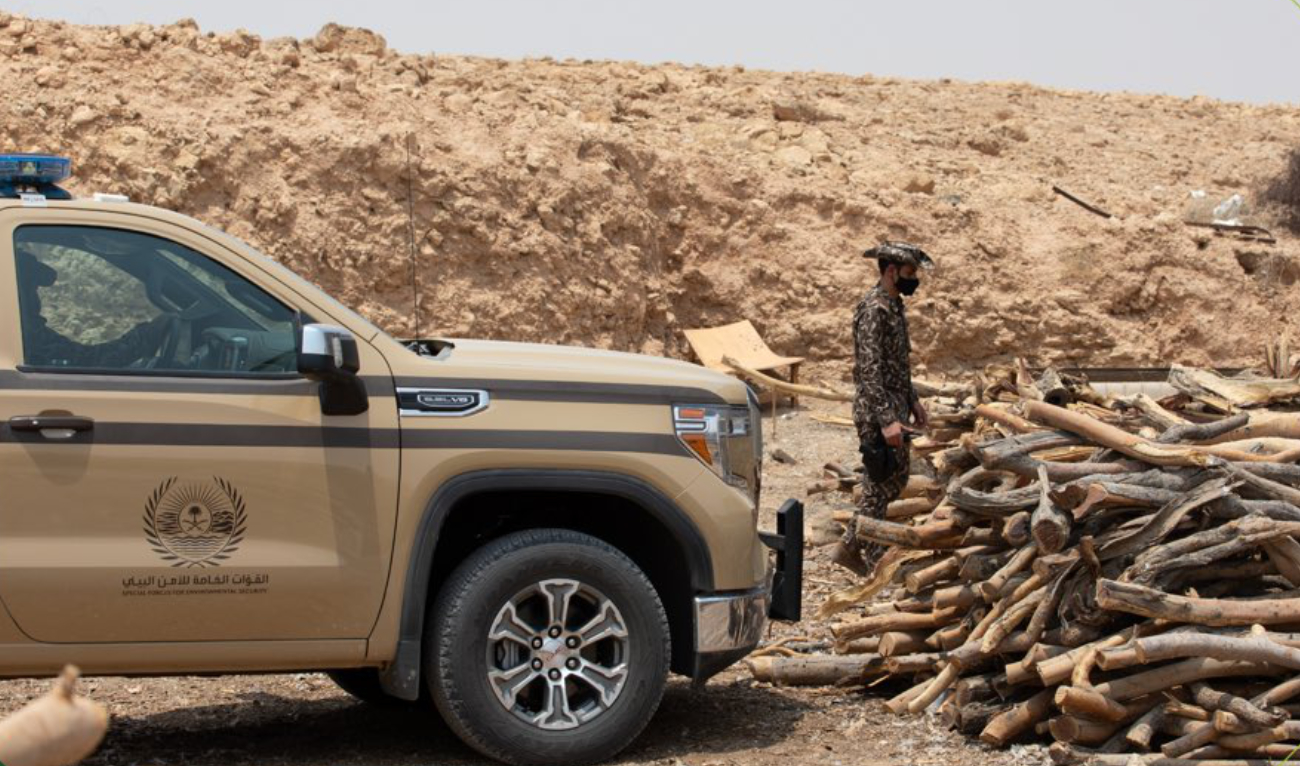 The penalty for using or storing local firewood and coal is a fine of up to SR16,000 for each cubic meter, authorities said. (@SFES_KSA)