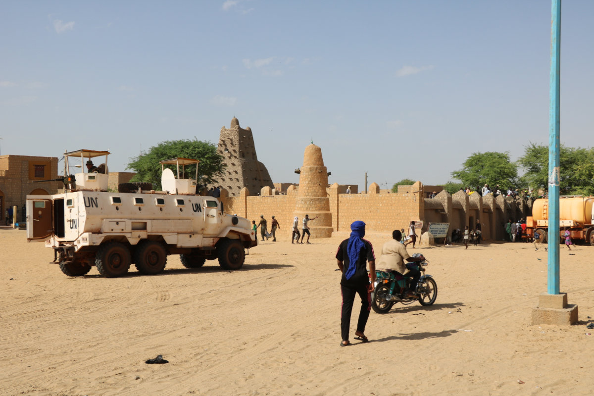 A United Nations peacekeeping force patrols in the streets of Timbuktu, Mali, on Sept. 26, 2021. UN forces are gradually pulling out of Mali on orders of the West African nation's military junta, which has brought in mercenaries from Russia's Wagner Group to help fight Daesh and Al-Qaeda insurgencies. (AP/File)