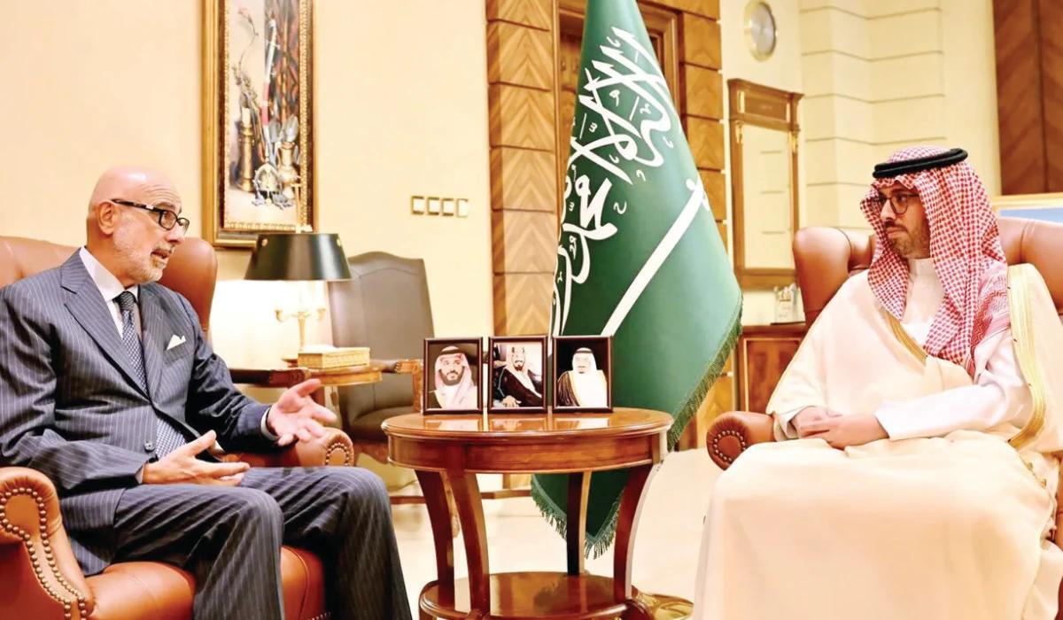 Prince Saud bin Abdullah bin Jalawi holds talks with Roberto Cantone in Jeddah. (Supplied)