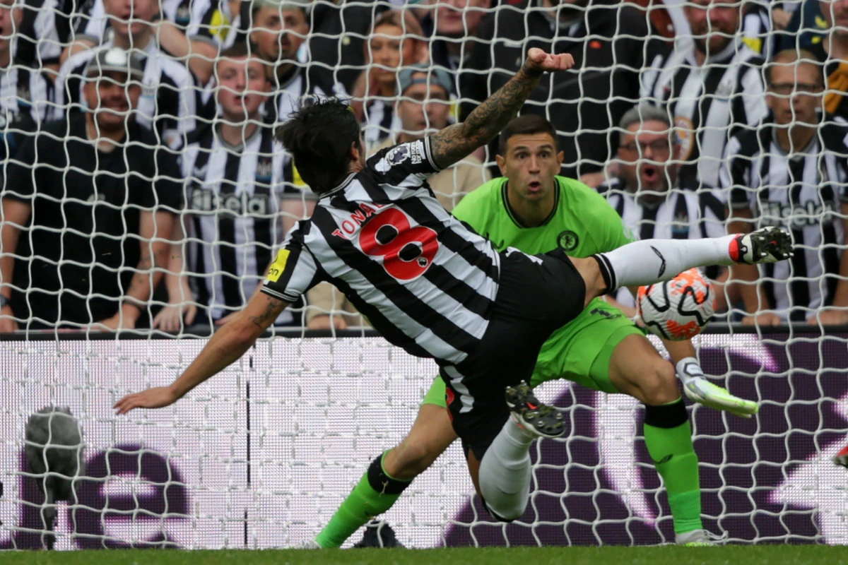 Sandro Tonali, Newcastle United’s Italian import, impresses in unexpected debut