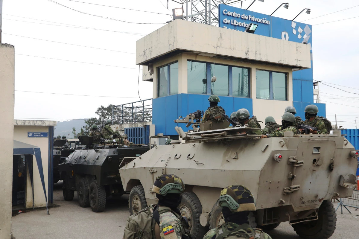 Gang boss who threatened slain Ecuador candidate transferred to max security