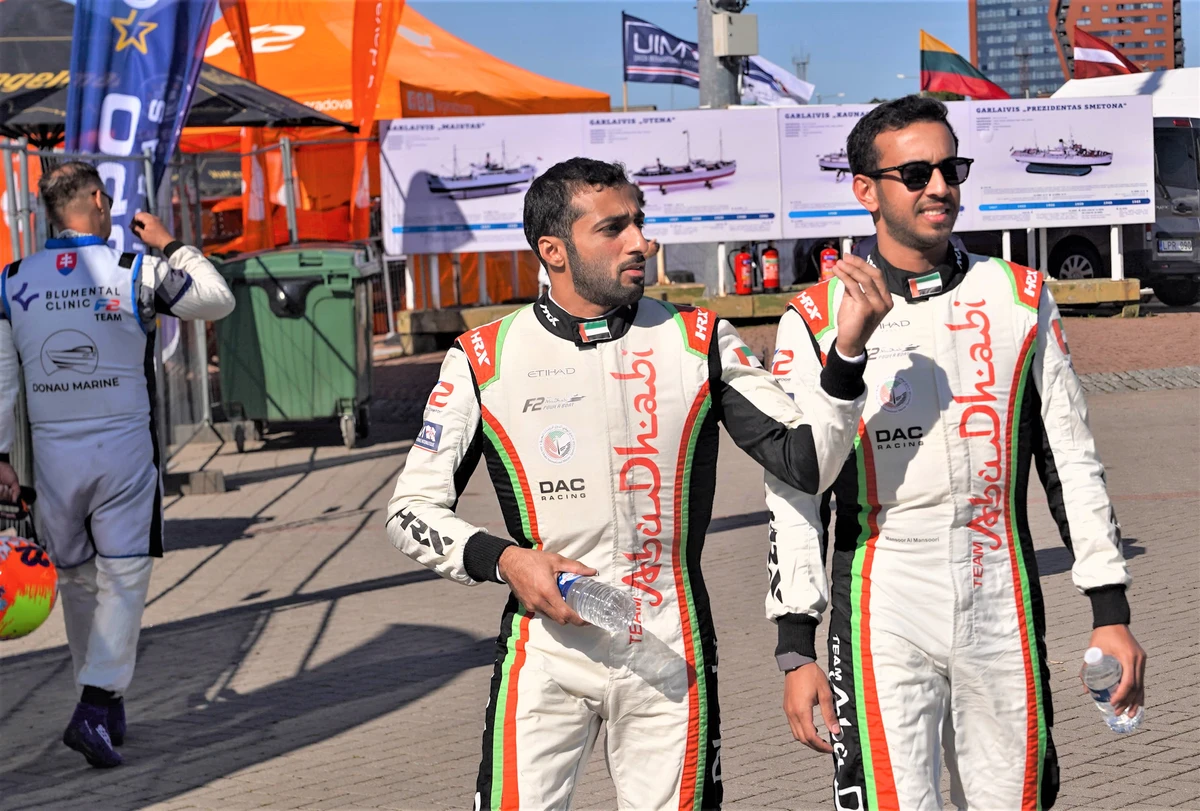 Rashed Al-Qemzi (left) and Mansoor Al-Mansoori of Team Abu Dhabi (Team Abu Dhabi)