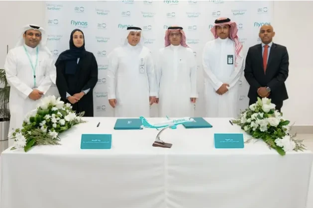 Flynas CEO Bander Al-Mohanna and SIRC CEO Ziad Al-Shiha signed the memorandum of understanding. (flynas)