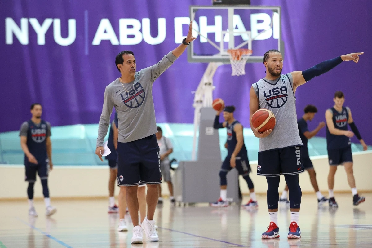 Erik Spoelstra (left) and Jalen Brunson of the USA Basketball Men's National Team during practice in Abu Dhabi. (Joe Murphy/NBAE)