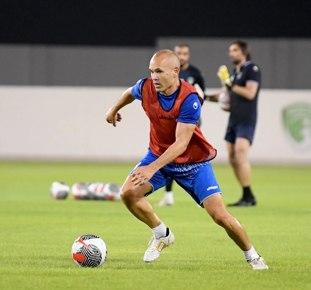 All eyes are on Andres Iniesta of Emirates FC as the new UAE Pro League kicks off. (Twitter: @Emirates_FC)